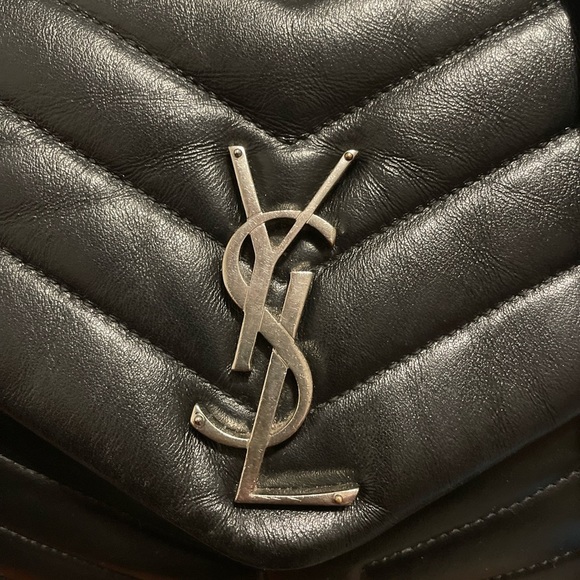Ysl Saint Laurent Medium LouLou Noir Chain shoulder Bag in Quilted “Y” Leather - Picture 3 of 16